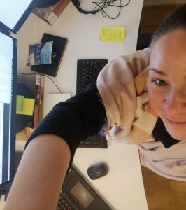 Etätyöpisteen asennusta